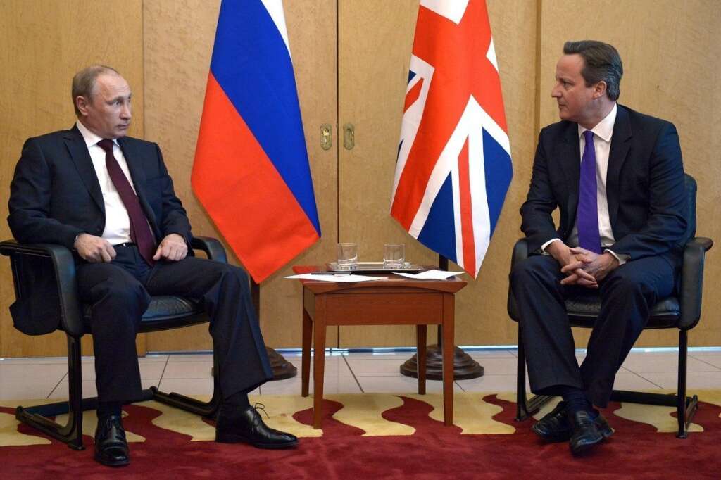 La diplomatie continue... - Et ici avec le premier ministre britannique David Cameron.