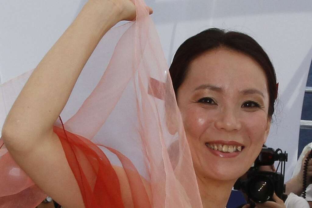 Naomi Kawase - La réalisatrice japonaise Naomi Kawase n'est pas une inconnue à Cannes, où elle a obtenu en 1997 la Caméra d'Or récompensant une première oeuvre pour "Suzaku" et le prestigieux Grand prix en 2007 pour "La forêt de Nogari".