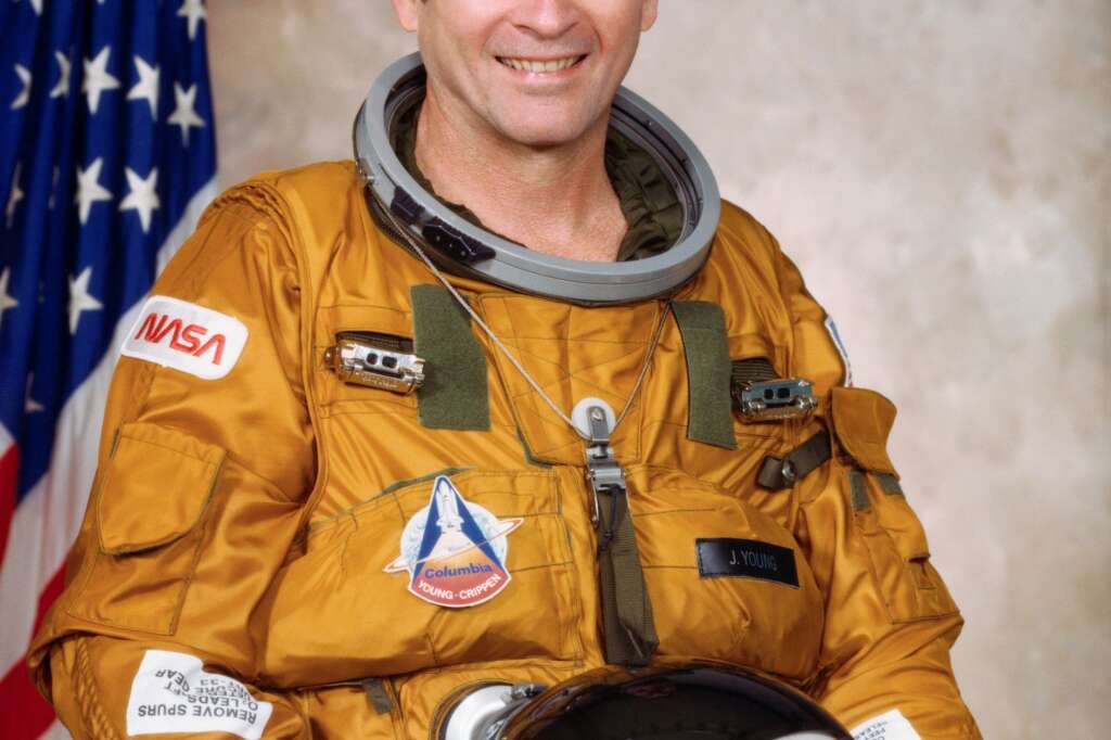 6 janvier - John Young - <p>Il était le pionnier du programme spatial américain avec six sorties dans l'espace et un atterrissage sur la lune.</p>  <p>Lire notre article <a href="https://www.huffingtonpost.fr/2018/01/06/mort-de-john-young-astronaute-pionnier-de-la-conquete-spatiale-qui-avait-marche-sur-la-lune_a_23325994/?utm_hp_ref=fr-deces">ici</a>.</p>