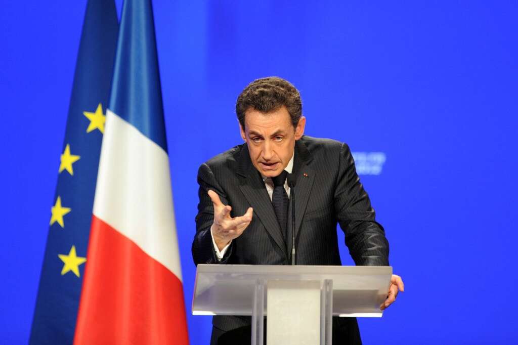 Nicolas Sarkozy, ancien président de la République -  "Je t'appelle pour te féliciter, mais si cela t'ennuie que Hollande connaisse la teneur de notre conversation, je raccroche." (<em>Le Canard Enchaîné</em>)