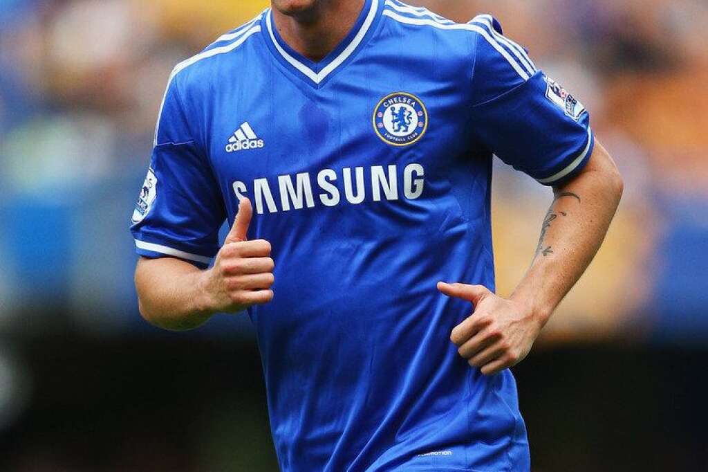 11- Fernando Torres, 16,2 millions d'euros - Même s'il marche moins bien à Chelsea, l'attaquant espagnol continue d'engranger un salaire conséquent de 10,9 millions d'euros par an.