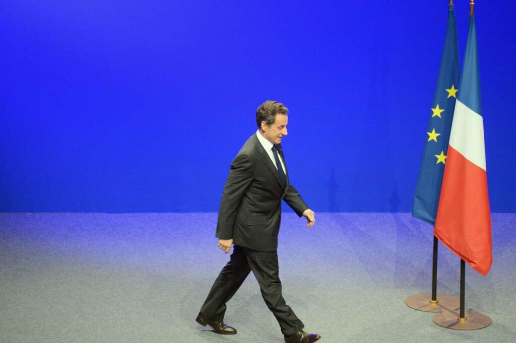 6 mai 2012: Sarkozy s'en va, l'UMP dans l'opposition - Battu (48,4%) par François Hollande au terme d'une campagne qui a déplacé le centre de gravité de l'UMP à droite, Nicolas Sarkozy annonce qu'il se retire de la vie politique. L'UMP perd les législatives de juin: pour la première fois depuis sa création, le parti entre dans l'opposition.