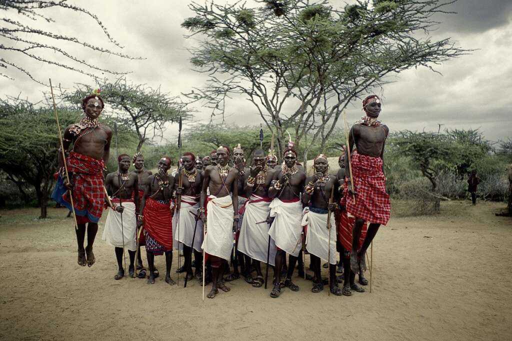 Tribu Samburu, Kenya et Tanzanie - Before They Pass Away by Jimmy Nelson, est publié aux éditions teNeues, <a href="www.teneues.com">www.teneues.com</a>