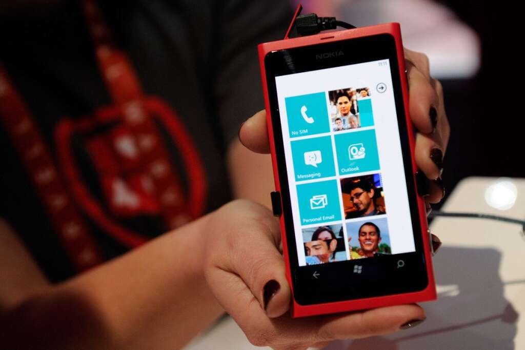 2012 - Le dernier-né: le Nokia Lumia 800 Window Phone -