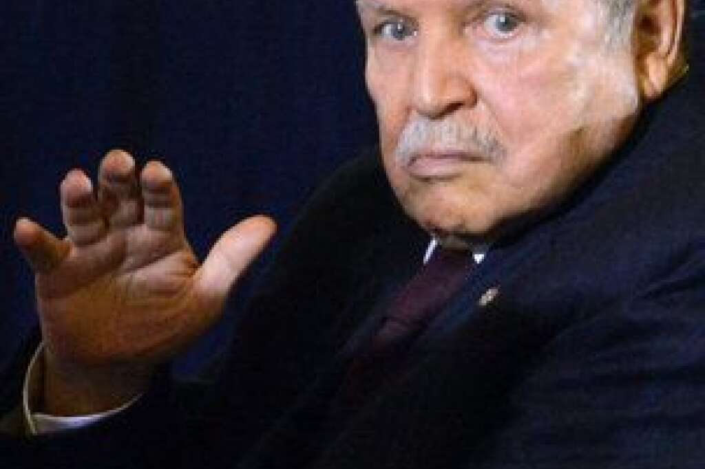 Abelaziz Bouteflika - Le président algérien est un habitué du Val-de-Grâce, où il a été soigné à plusieurs reprises.<a href="http://www.huffingtonpost.fr/2014/01/14/abdelaziz-bouteflika-hopital-val-de-grace-controle_n_4596420.html" target="_blank"> En 2013,</a> il y était resté plusieurs semaines après un AVC.