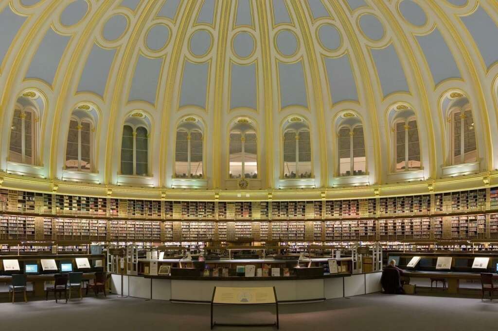 La salle de lecture du British Museum à Londres - Ouvert en 1759, le célèbre musée londonien Une a accueilli cette salle de lecture circulaire, recouverte d'un dôme, en 1857.