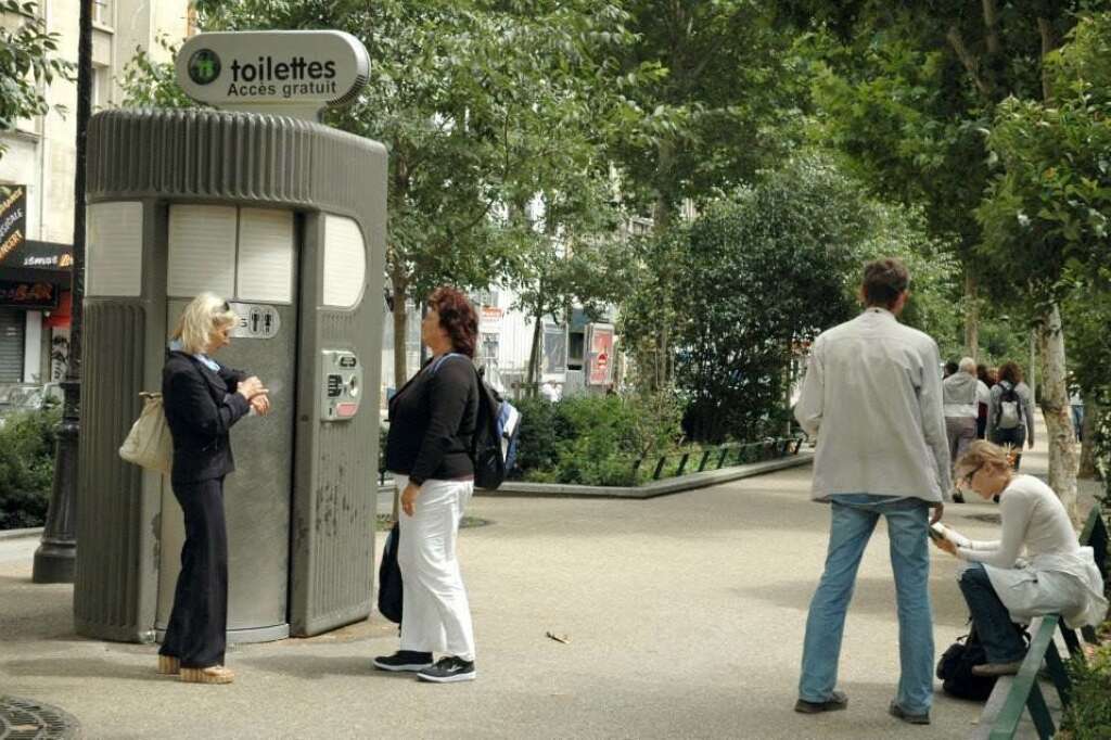 Toilettes publiques du boulevard de Clichy -
