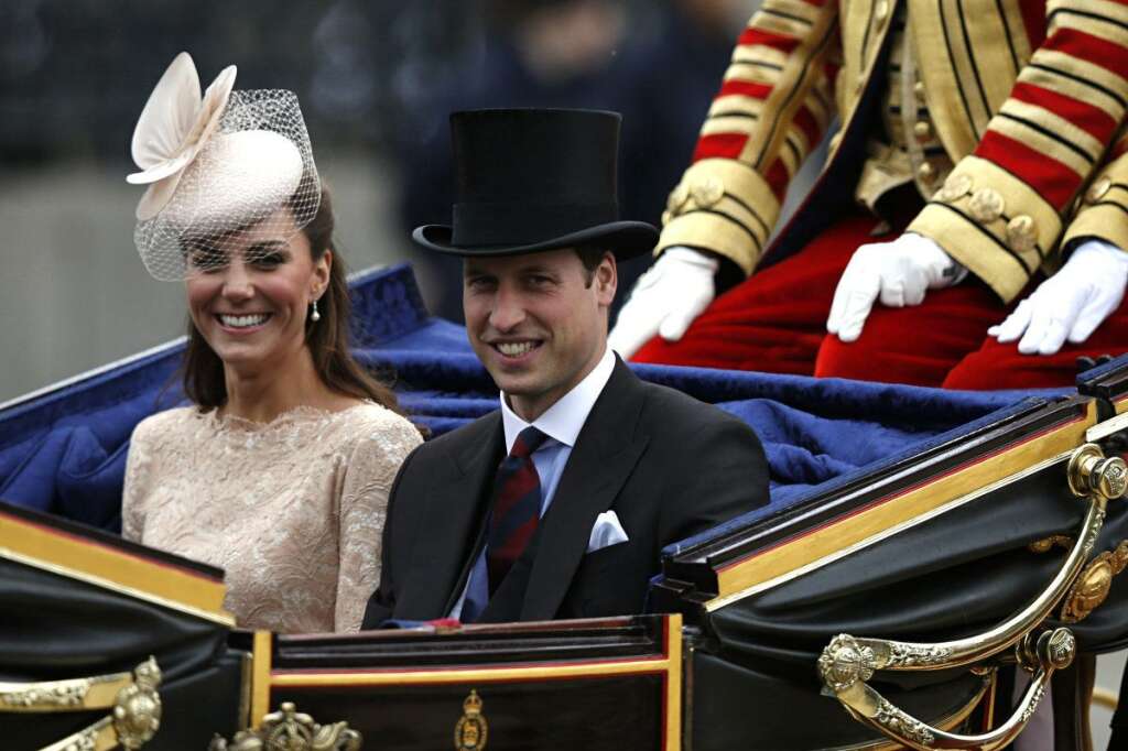 Votez pour votre couple préféré - Vive les mariés. Le Prince William (le chapeau à droite) et Kate Middleton (le chapeau à gauche) se sont mariés en 2011.