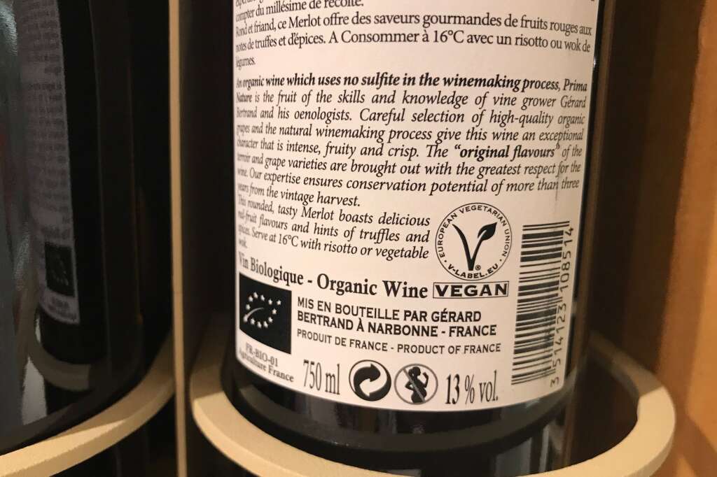 - Voici le logo standard pour identifier un vin vegan, mais c'est loin d'être systématique.