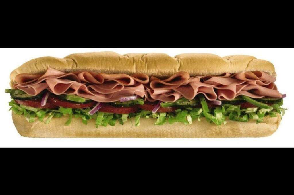 Les sandwiches Subway - Les Canadiens mangent 3,46 fois plus dans les restaurants Subway que les habitants des autres villes du monde citées dans l'étude.
