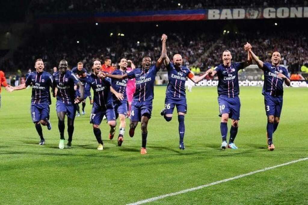 2. Lyon-PSG (Canal+ - Dimanche 12 mai) : 223 163 tweets. - La victoire du PSG sur le terrain de l’OL, synonyme de titre de champion de France pour les Parisiens a été abondamment commentée sur Twitter.