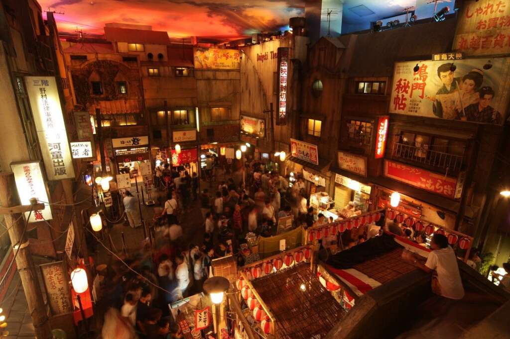 Musée du ramen - <strong>Yokohama, Japon</strong> Au Japon, on voue un véritable culte aux nouilles ramen. Normal donc, que ce plat ait droit à son propre musée, à Yokohama, à environ 30 kilomètres de Tokyo. On y admire la réplique grandeur nature du quartier tokyoïte de Shitamachi (photo) dans les années 1950, période où le ramen a gagné en popularité, mais on s’y rend surtout pour ses neuf restaurants qui proposent des versions de différentes régions du pays. <a href="http://raumen.co.jp" target="_hplink">raumen.co.jp</a>