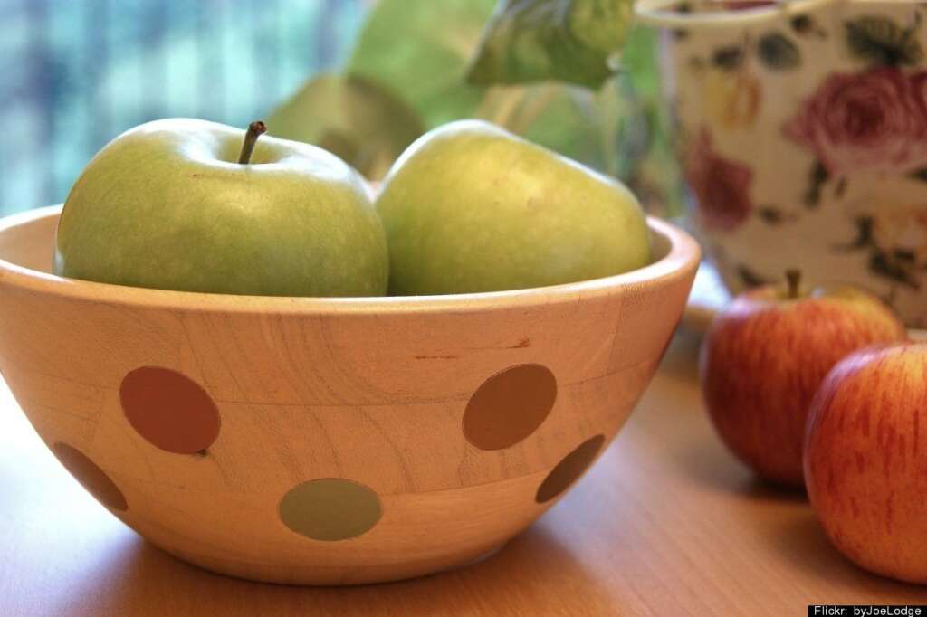 Les pommes apportent la satiété - Vous avez un petit creux? Vite, une pomme! Avec 95 calories et beaucoup de fibres, la pomme est une collation parfaite.  <em>Photo Flickr par <a href="http://www.flickr.com/photos/joe57spike/5937593705/" target="_hplink">byJoeLodge</a></em>