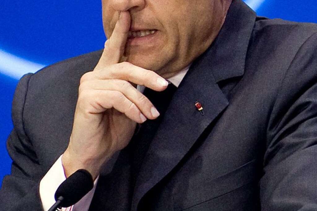 Nicolas Sarkozy, en janvier 2010, alors président de la République - "Dans les semaines et les mois qui viennent, vous verrez reculer le chômage dans notre pays."