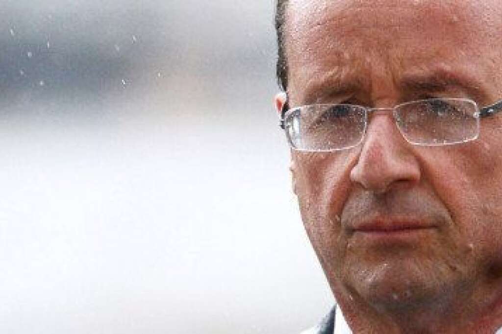François Hollande - Si le Premier ministre y est allé de sa diatribe contre l'acteur, le président de la République a préféré s'atteler à <a href="http://www.huffingtonpost.fr/2012/12/14/depart-gerard-depardieu-francois-hollande-veut-renegocier-conventions-fiscales-belgique_n_2301142.html">renégocier les conventions fiscales avec la Belgique</a> et louer ceux qui paient leurs impôts en France plutôt que d'attaquer le comédien.  "Moi, plutôt que blâmer tel ou tel, je veux saluer le mérite de ceux qui font certes beaucoup mais qui acceptent de payer leurs impôts en France, de produire en France, de faire travailler en France et de servir leur pays", a affirmé le président à l'occasion d'un déplacement à Château-Renault en Indre-et-Loire. "C'est ceux-là auxquels il faut s'adresser en leur disant merci pour cette conception patriotique. Parce que nous avons besoin de tout le monde dans cette période, des salariés, des actionnaires, des dirigeants, de tous ceux qui ont envie que leur pays soit fort, soit juste."