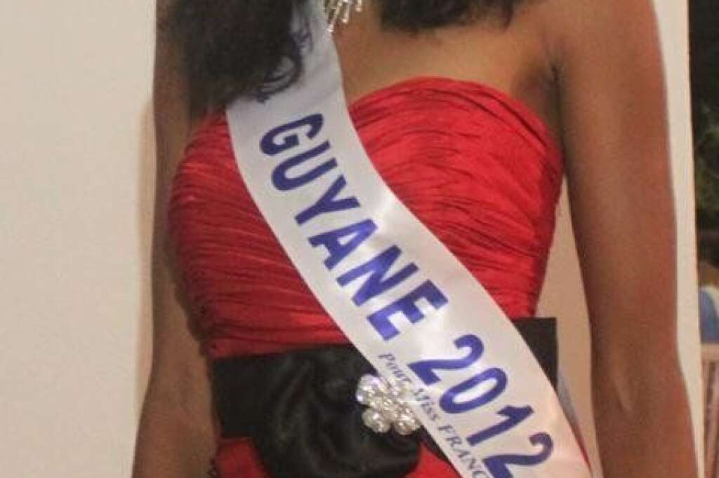 Miss Guyane - Corinne Buzaré    24 ans - 1,79 m    Assistante sociale en hospitalisation à domicile