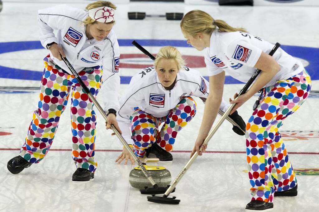 - Pois multicolores pour l'équipe féminine en 2010.
