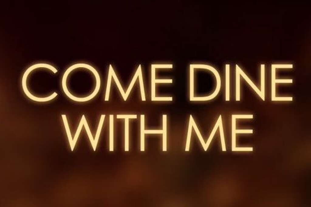 Un concept international - C'est l'émission britannique "Come Dine With Me" qui est à l'origine de la version française. Au total, l'idée a été reprise dans 25 pays. Et l'émission originale existe toujours.