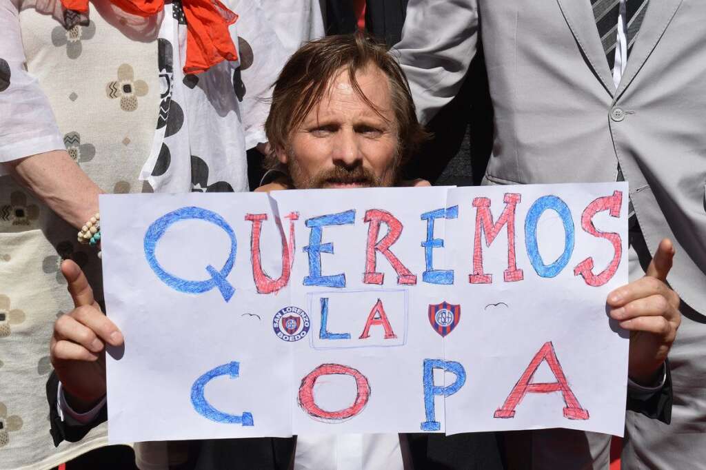 Viggo Mortensen - Fan de foot et grand supporter du San Lorenzo, l'acteur affiche son soutien au club argentin avant les demi-finales de la Copa Libertadores (la Ligue des Champions sud-américaine).