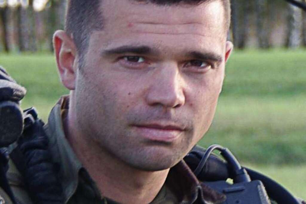 Harold Vormezeele - 19 février 2013: le sergent-chef Harold Vormezeele, 33 ans, légionnaire du 2e Régiment étranger de parachutistes de Calvi (Corse), <a href="http://www.huffingtonpost.fr/2013/02/19/soldat-francais-mort-mali_n_2717589.html" target="_blank">est tué lors d'un accrochage</a> dans le massif de l'Adrar des Ifoghas à une cinquantaine de km au sud de Tessalit (nord-est).