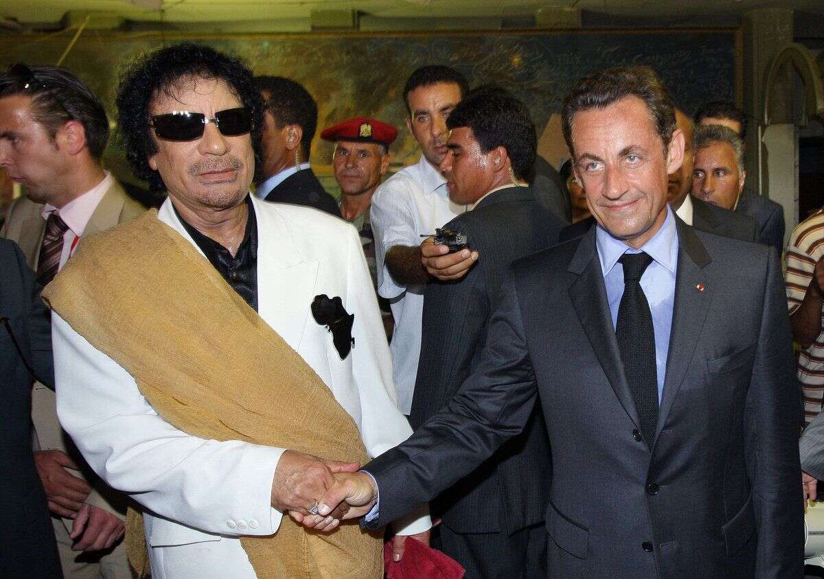 19 Avril 2013: l'enquête sur le financement libyen - Le 19 avril 2013, les juges Serge Tournaire et René Grouman enquêtent sur des soupçons de financement de la campagne présidentielle de Nicolas Sarkozy, en 2007, par la Libye de Kadhafi. Une commission rogatoire est délivrée le 23 avril 2013.   Une information judiciaire contre X est ouverte pour \