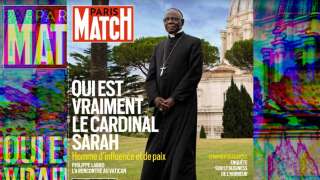Le cardinal ultra-conservateur et LGBTphobe, Robert Sarah, a été interviewé par le journaliste Philippe Labro, proche de Vincent Bolloré.