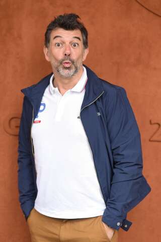 Stéphane Plaza fait le pitre devant les photographes à Roland Garros le 9 juin 2019, entre deux tournages pour M6.