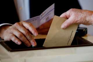 Ce dimanche 19 juin, les Français sont appelés aux urnes pour le second tour des élections législatives (photo d'illustration prise à Vire, dans le Calvados, où vote la Première ministre Élisabeth Borne).