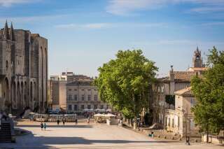Avignon: La fresque anti Macron et Attali, accusée d’antisémitisme, finalement retirée