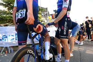 Yves Lampaert blessé à l'issue de la 12e étape du Tour de France le 14 juillet 2022.