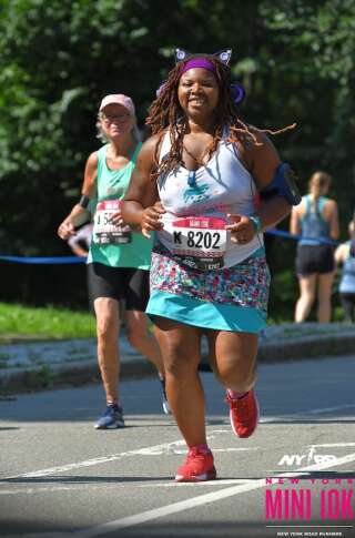 Latoya court le New York Road Runners Mini 10K en mai 2018.