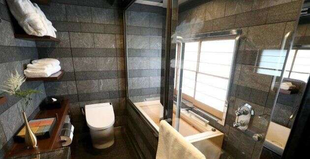 Salle de bain d'une des suites du Shiki-Shima