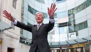 Tony Hall tente de désamorcer le scandale autour des écarts de salaires hommes femmes à la BBC REUTERS/Andrew Winning (BRITAIN - Tags: ENTERTAINMENT MEDIA SOCIETY)