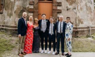 La famille Beischel: Brandon Casey (le mari de Beth), Beth, moi, Hans, Luke, Joe (mon mari) et Will, au mariage de Hans et Luke.