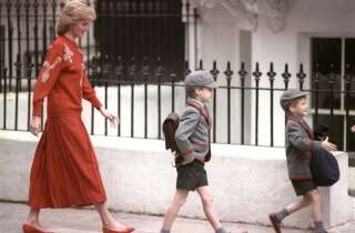 Les jeunes princes et leur mère pour la première rentrée de Harry à la Wetherby School, à Notting Hill, en 1989.