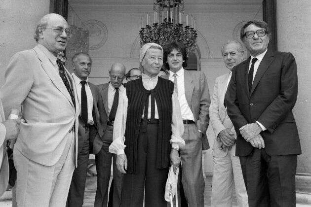 Maxime Rodinson, Pierre Nora, Michel Foucault, Simone de Beauvoir, Alain Finkielkraut, Jean Daniel et Claude Lanzmann en 1982 à l'Elysee après avoir rencontré François Mitterrand.