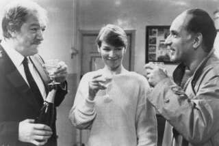 Michael Gambon (à gauche) incarne George Fairbairn dans le film de 1985 
