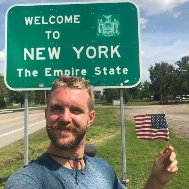Jour 98 (1er septembre 2018, à la frontière entre la Pennsylvanie et l'État de New York): après environ 4 800 km parcourus en 98 jours à travers 12 États différents, Mike atteint enfin la dernière étape: sa région natale, l'État de New York.