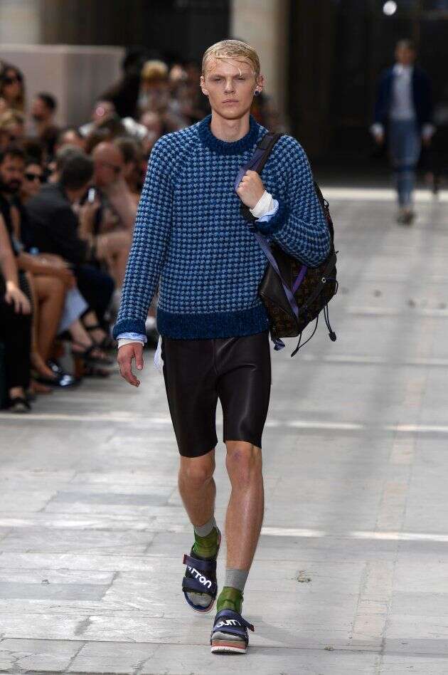 Fashion Week: Louis Vuitton valide les claquettes-chaussettes à Paris