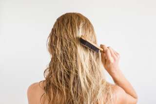 Éviter la chute de cheveux n'est pas aussi important que de trouver des moyens sains de gérer le stress qui l'entraîne.