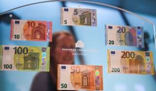 Comment reconnaître un vrai nouveau billet de 20 euros - Vidéo Dailymotion