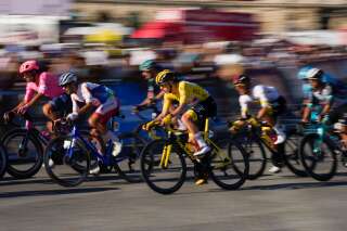Dévoilé en octobre 2021, le parcours de la 109e édition du Tour de France ne laissera que peu de répit aux coureurs avec une première semaine semée d’embûches avant d'affronter les Alpes et les Pyrénées en deuxième et troisième semaine de course.