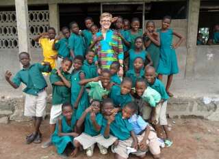 Photo prise d'un jeune anglais ayant enseigné 3 mois dans une petite école au Ghana.