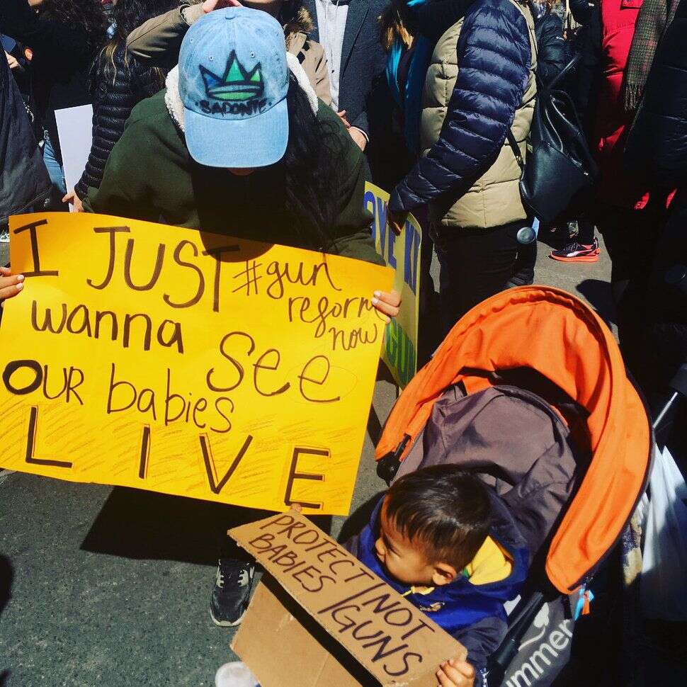 Katherine et son fils lors d’une marche contre la violence armée à New York en 2018.
