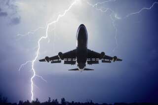 Dans les aéroports, vols annulés et passagers énervés en raison d'un mois de juillet compliqué