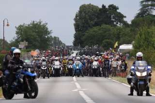 Le Tour de France de nouveau interrompu par des activistes du collectif Dernière Rénovation