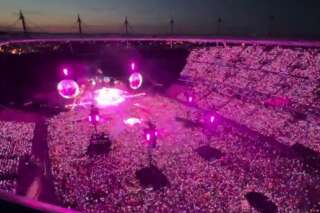 Coldplay a mis le feu au Stade de France pour le premier de ses concerts parisiens