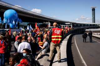 Grèves à Roissy: un vol sur cinq annulé samedi