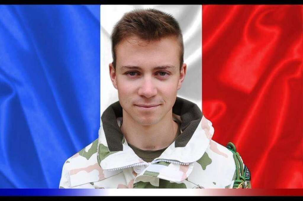 Antoine Serre - Le maréchal des logis Antoine Serre du #4RCh est mort pour la France dans l’accomplissement de sa mission au sein de l’opération Barkhane. Âgé de 22 ans, pacsé.