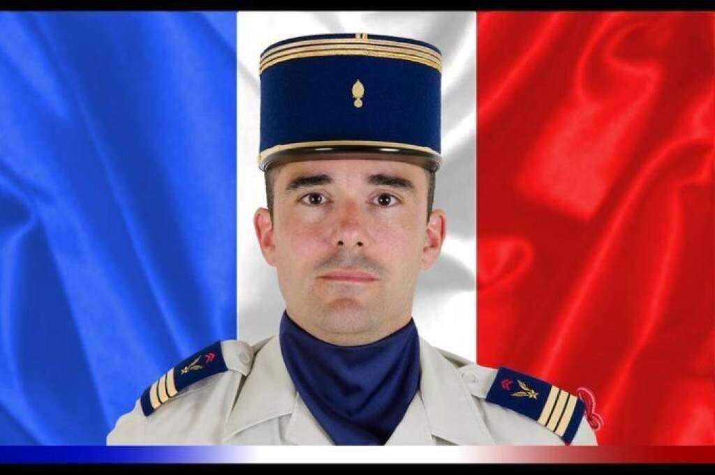 Nicolas Mégard - Le capitaine Nicolas Mégard du #5RHC est mort pour la France dans l’accomplissement de sa mission au sein de l’opération Barkhane. Âgé de 35 ans, marié et père de trois enfants.